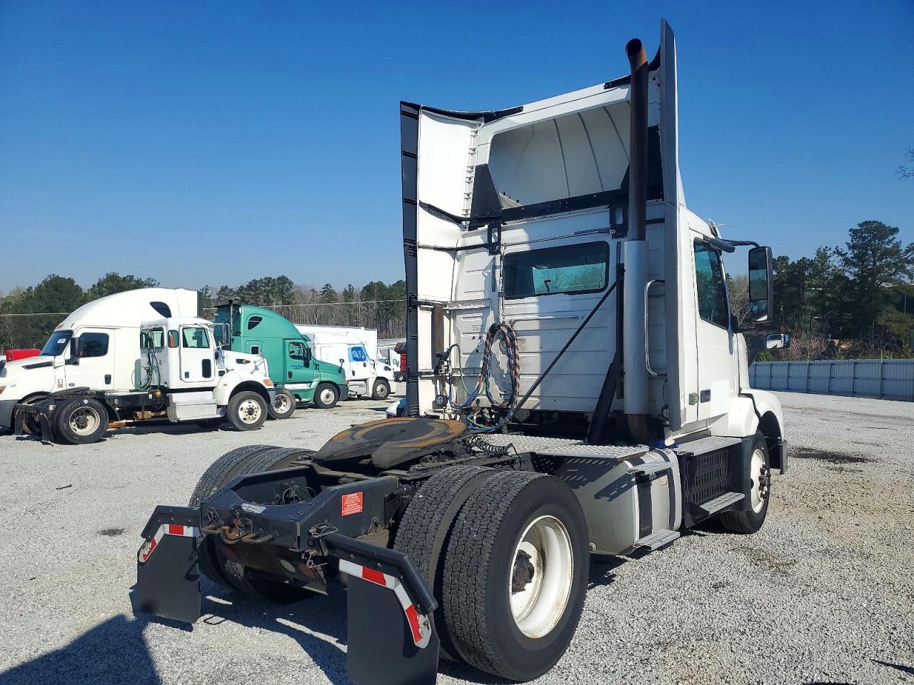 2017 VOLVO VN