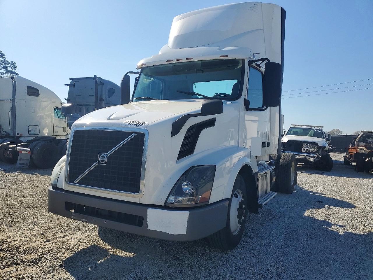 2017 VOLVO VN