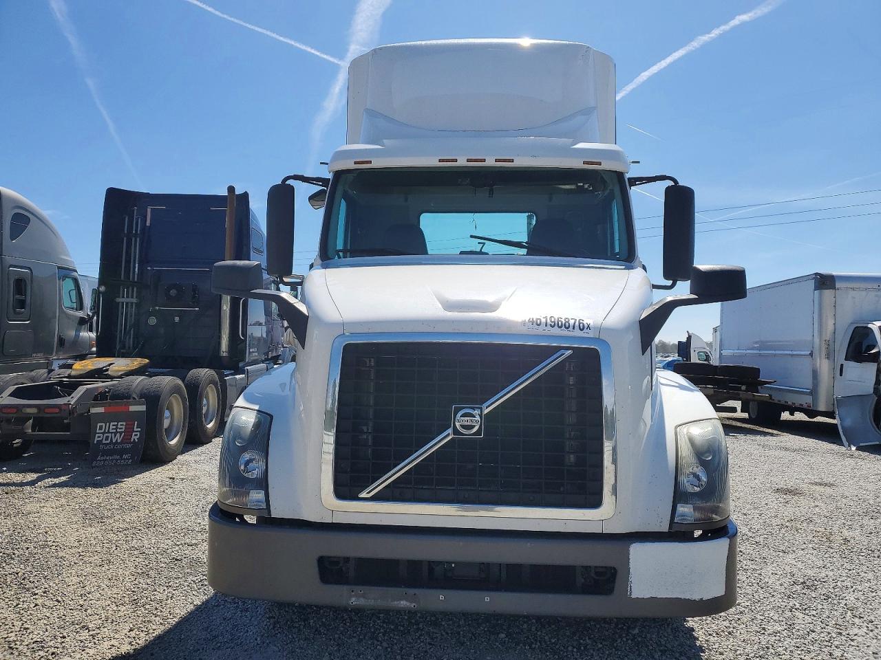 2017 VOLVO VN