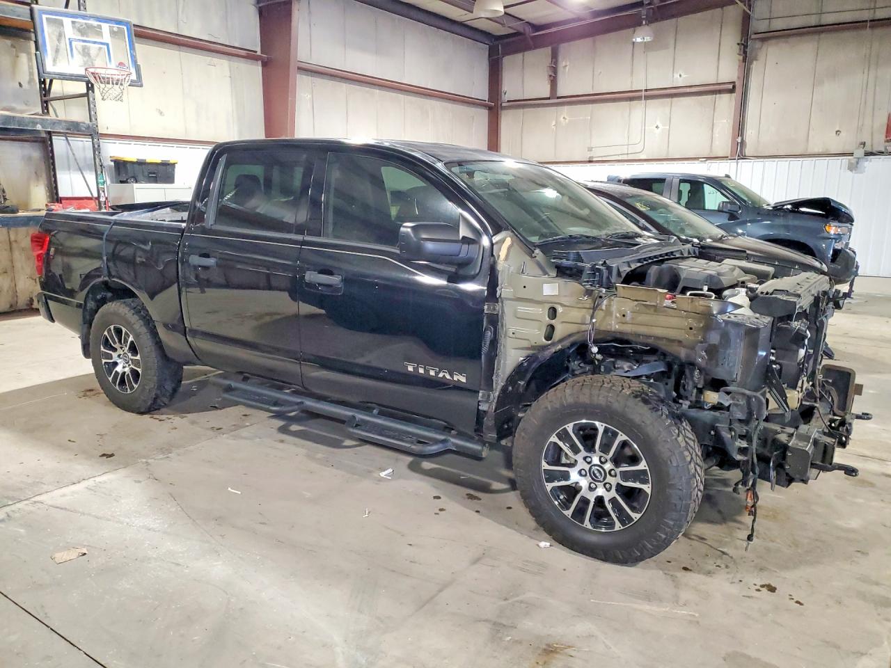 2024 NISSAN TITAN