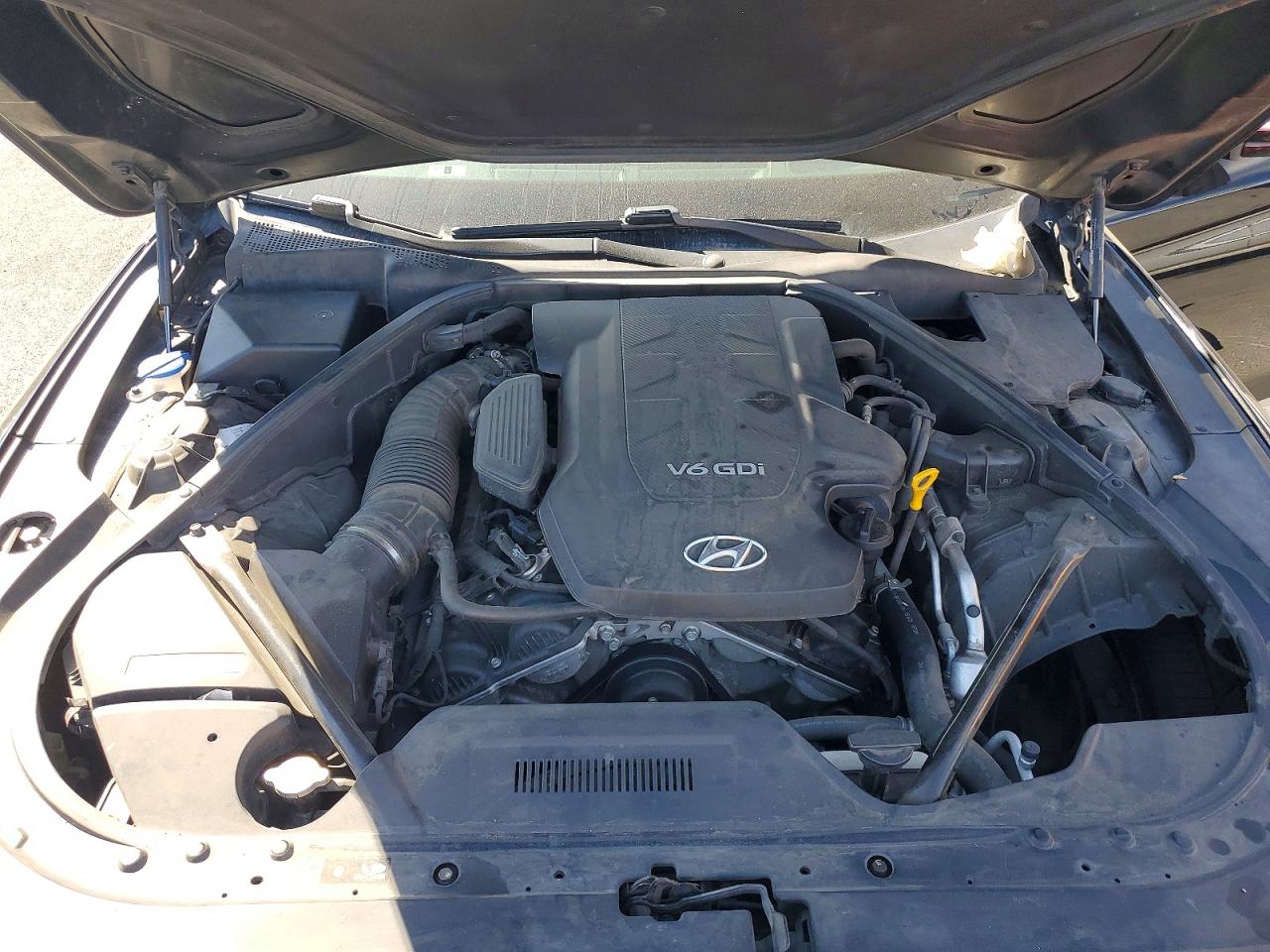 2016 HYUNDAI GENESIS
