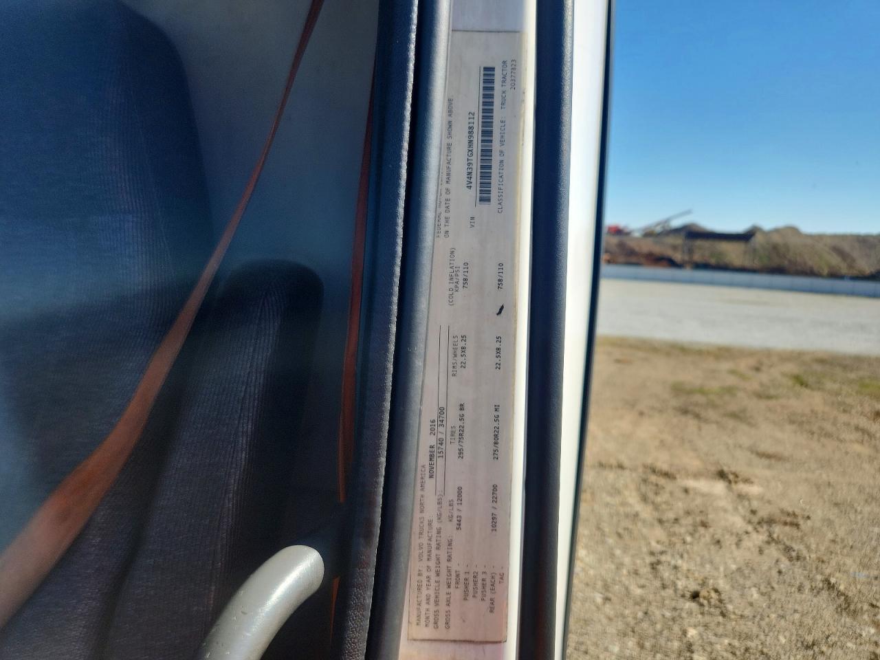 2017 VOLVO VNL (4)