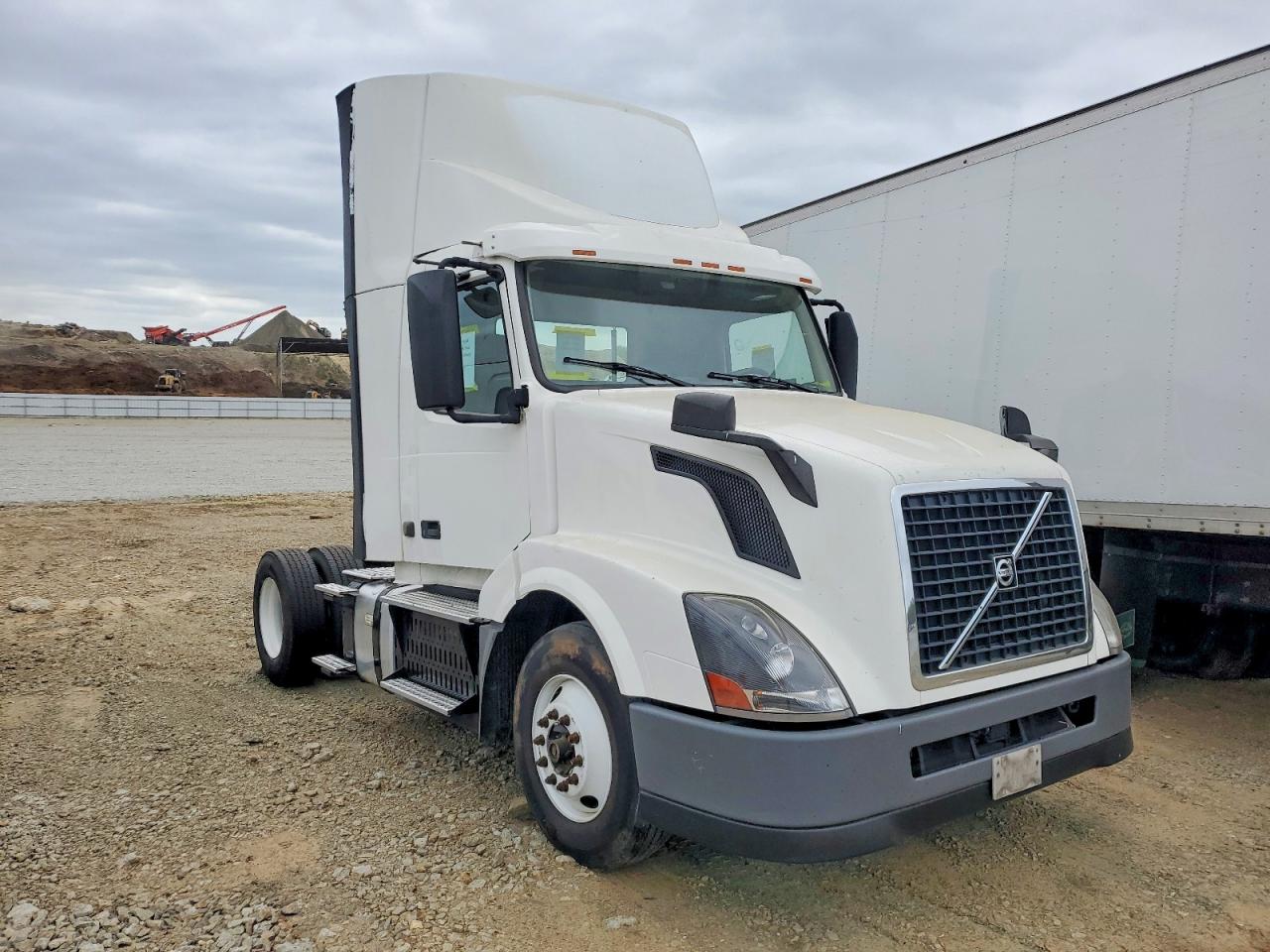 2017 VOLVO VNL (4)