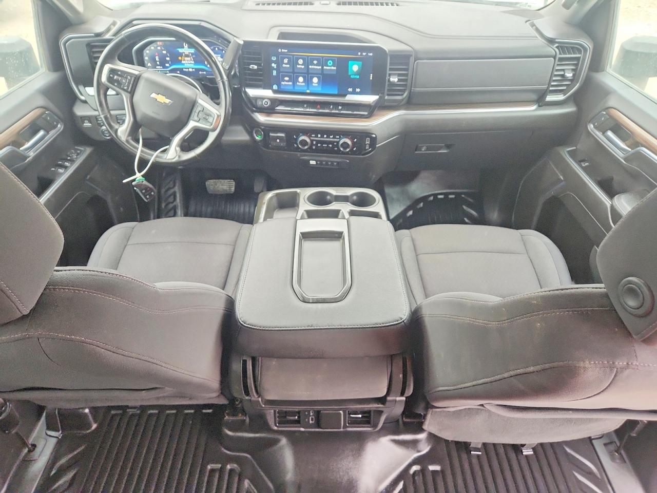 2024 CHEVROLET SILVERADO