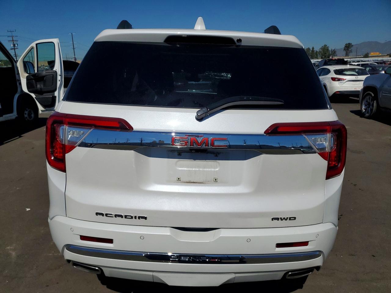 2023 GMC ACADIA DEN