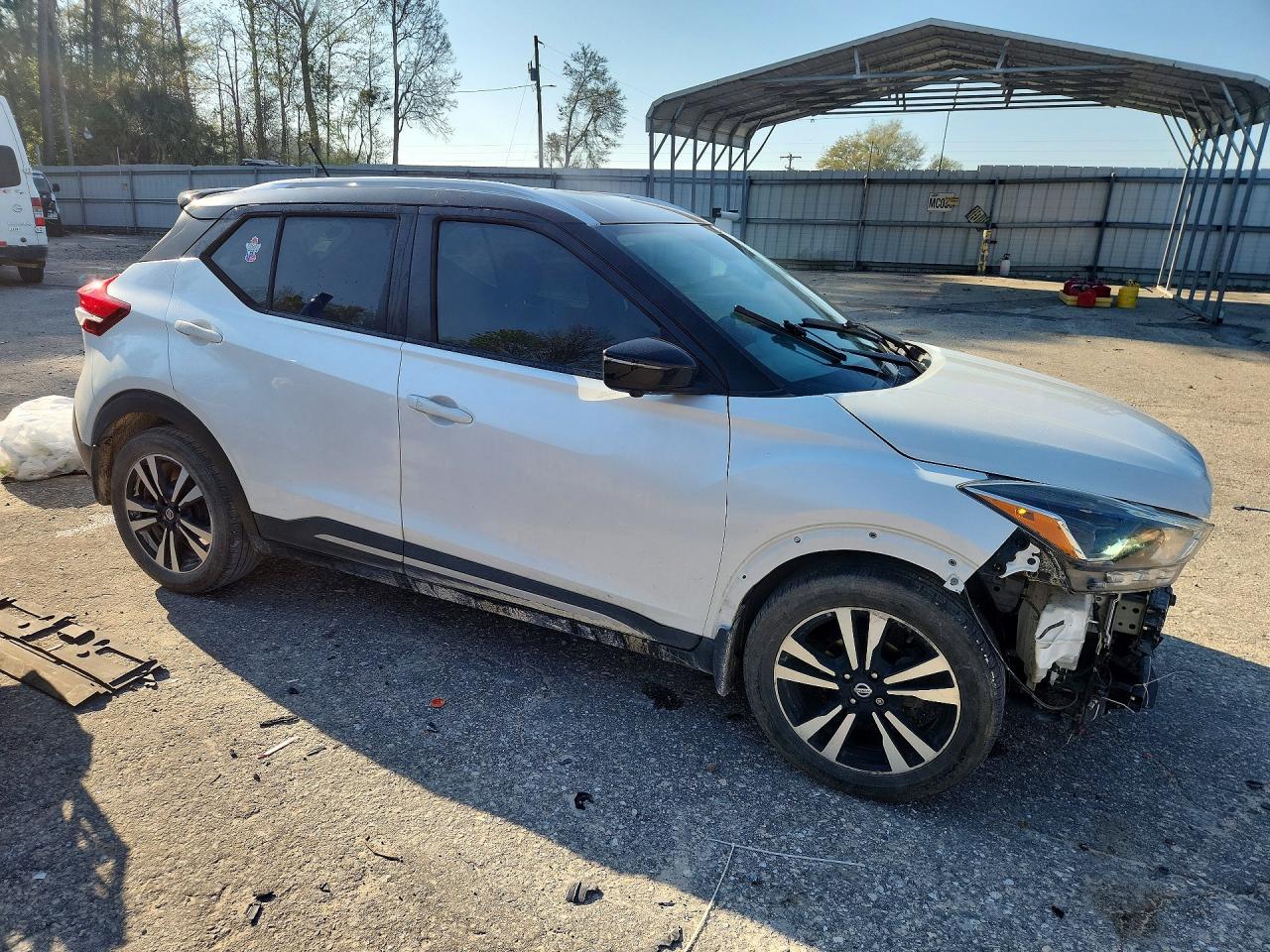 2018 NISSAN KICKS