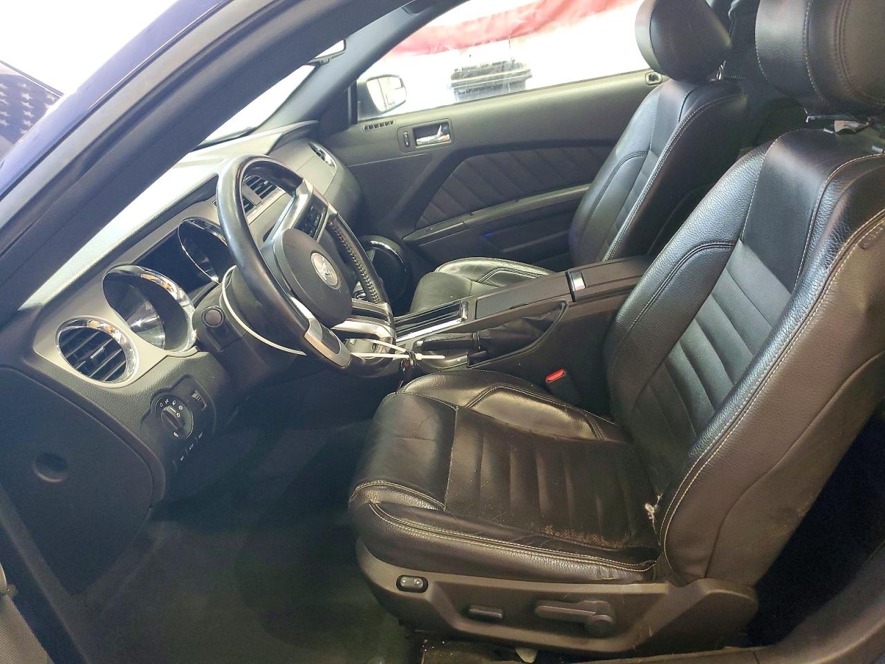 2012 FORD MUSTANG