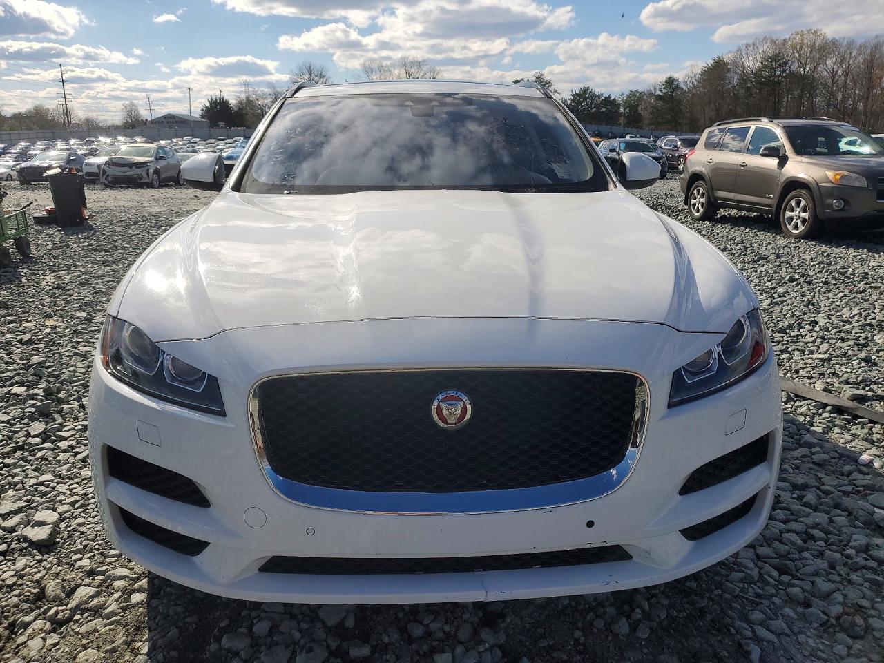 2018 JAGUAR F-PACE