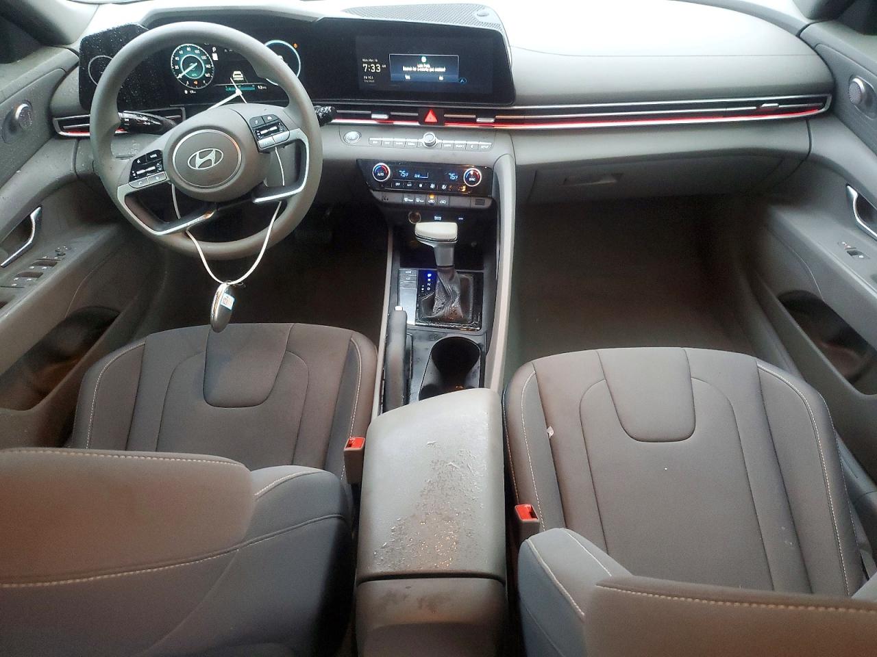 2024 HYUNDAI ELANTRA