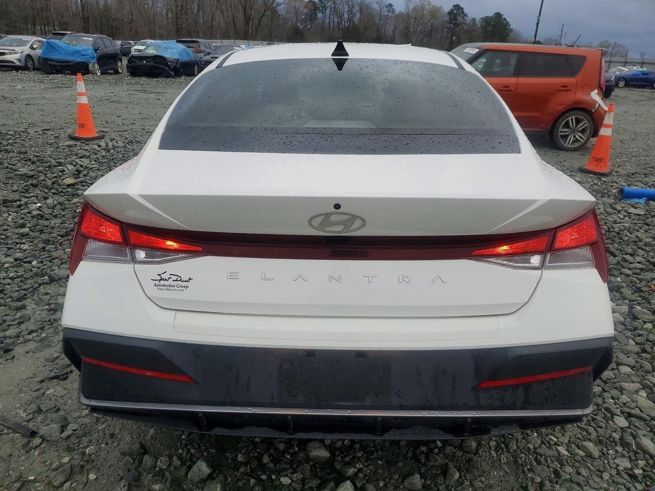 2024 HYUNDAI ELANTRA