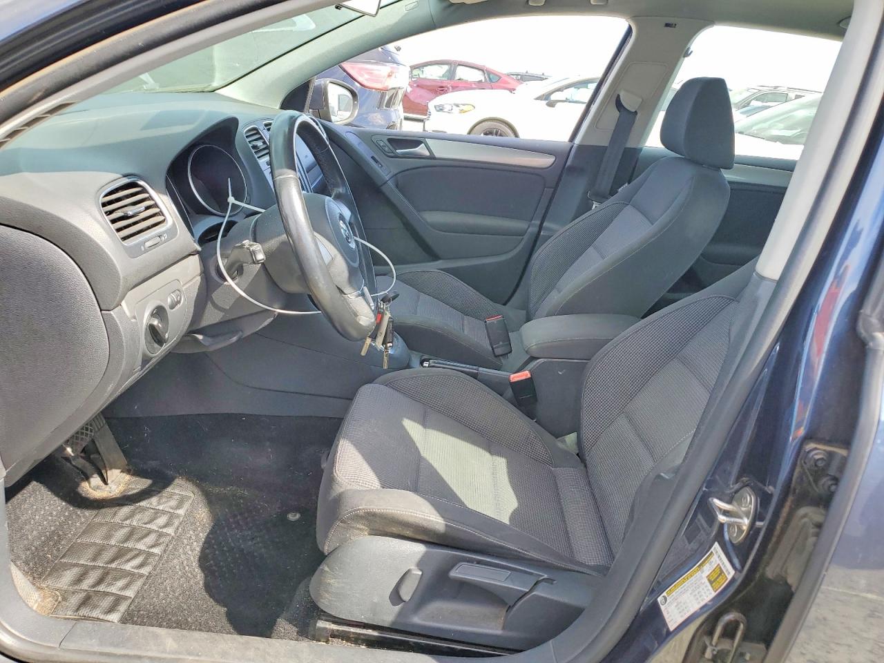 2013 VOLKSWAGEN GOLF