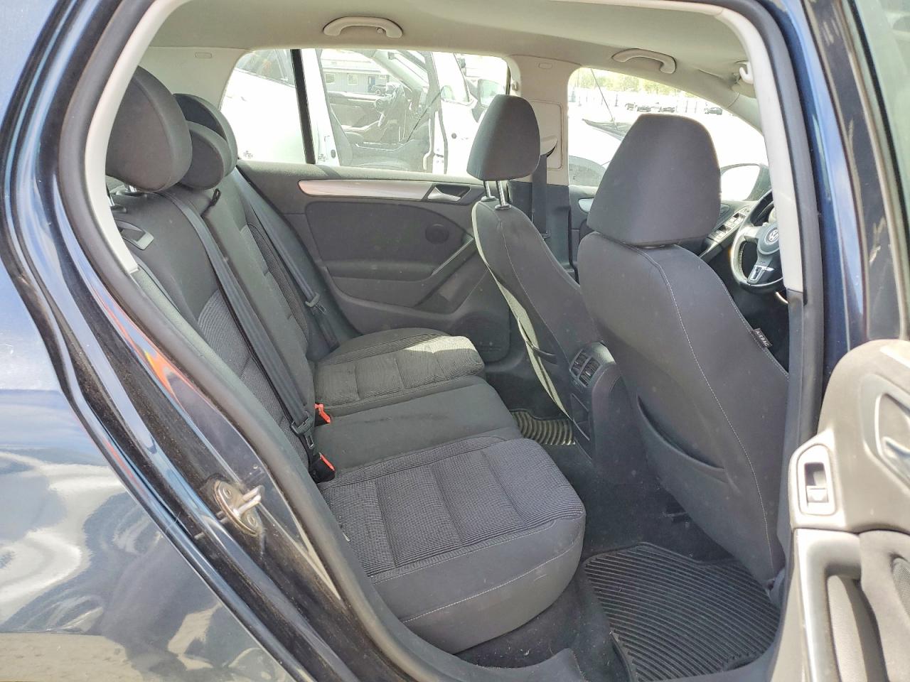 2013 VOLKSWAGEN GOLF