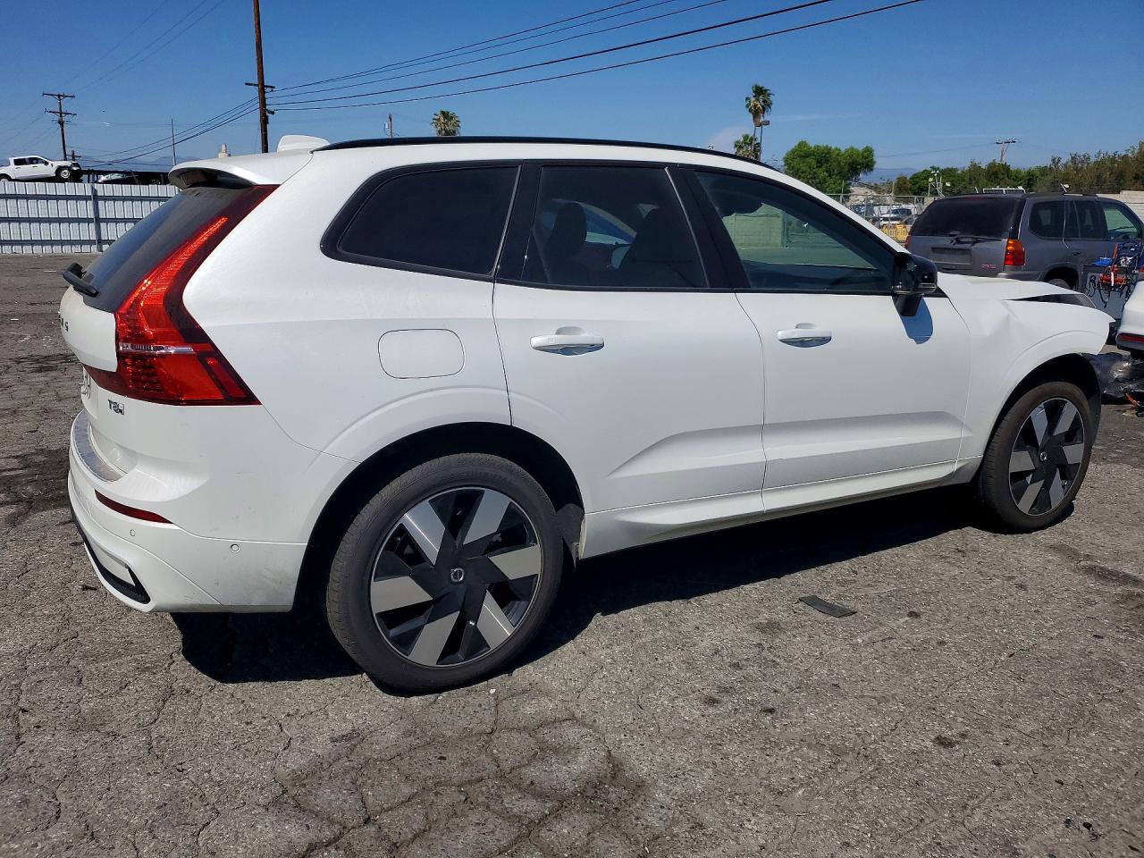 2025 VOLVO XC60