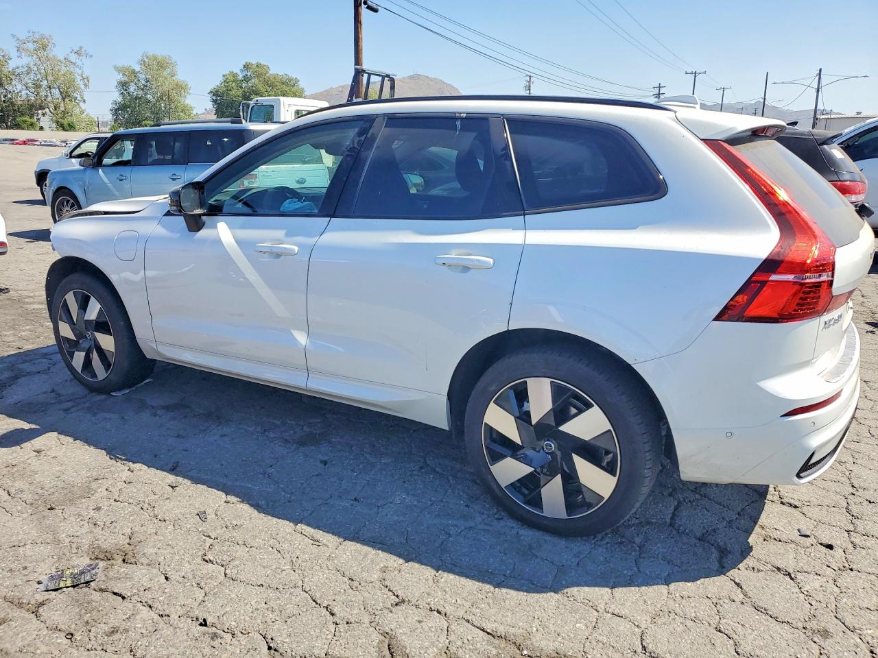 2025 VOLVO XC60