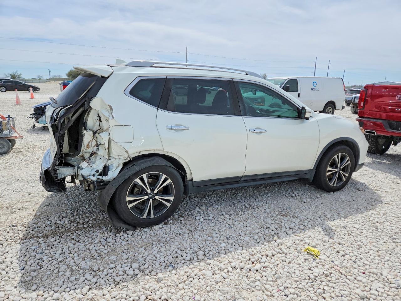 2019 NISSAN ROGUE