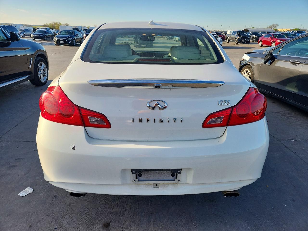 2011 INFINITI G25
