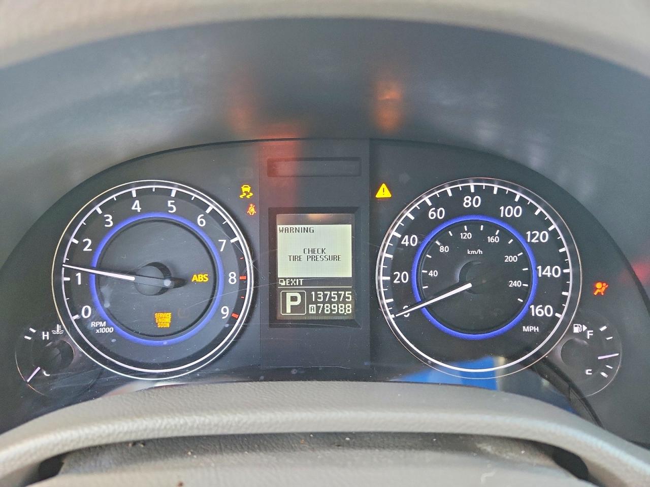 2011 INFINITI G25