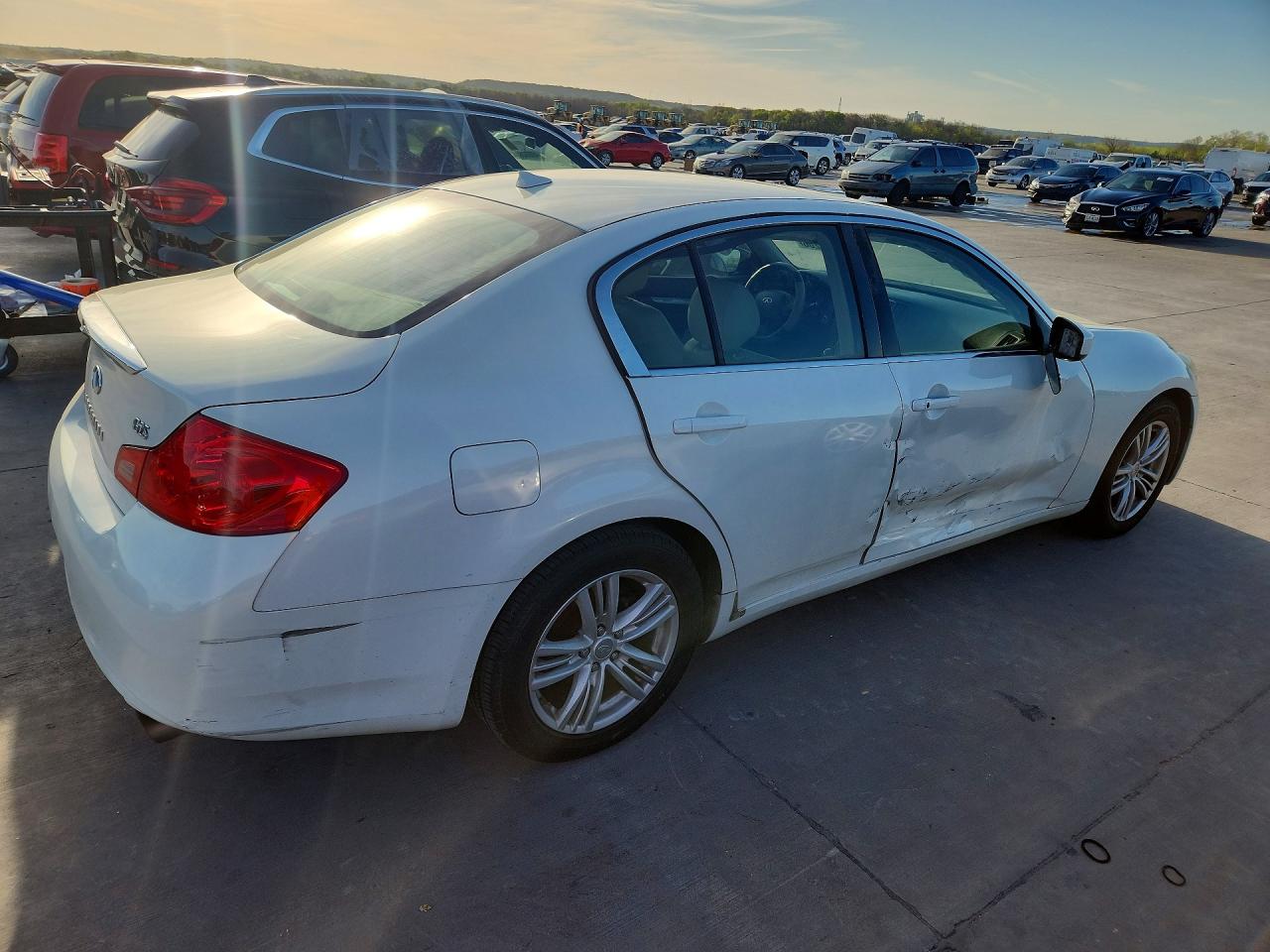 2011 INFINITI G25