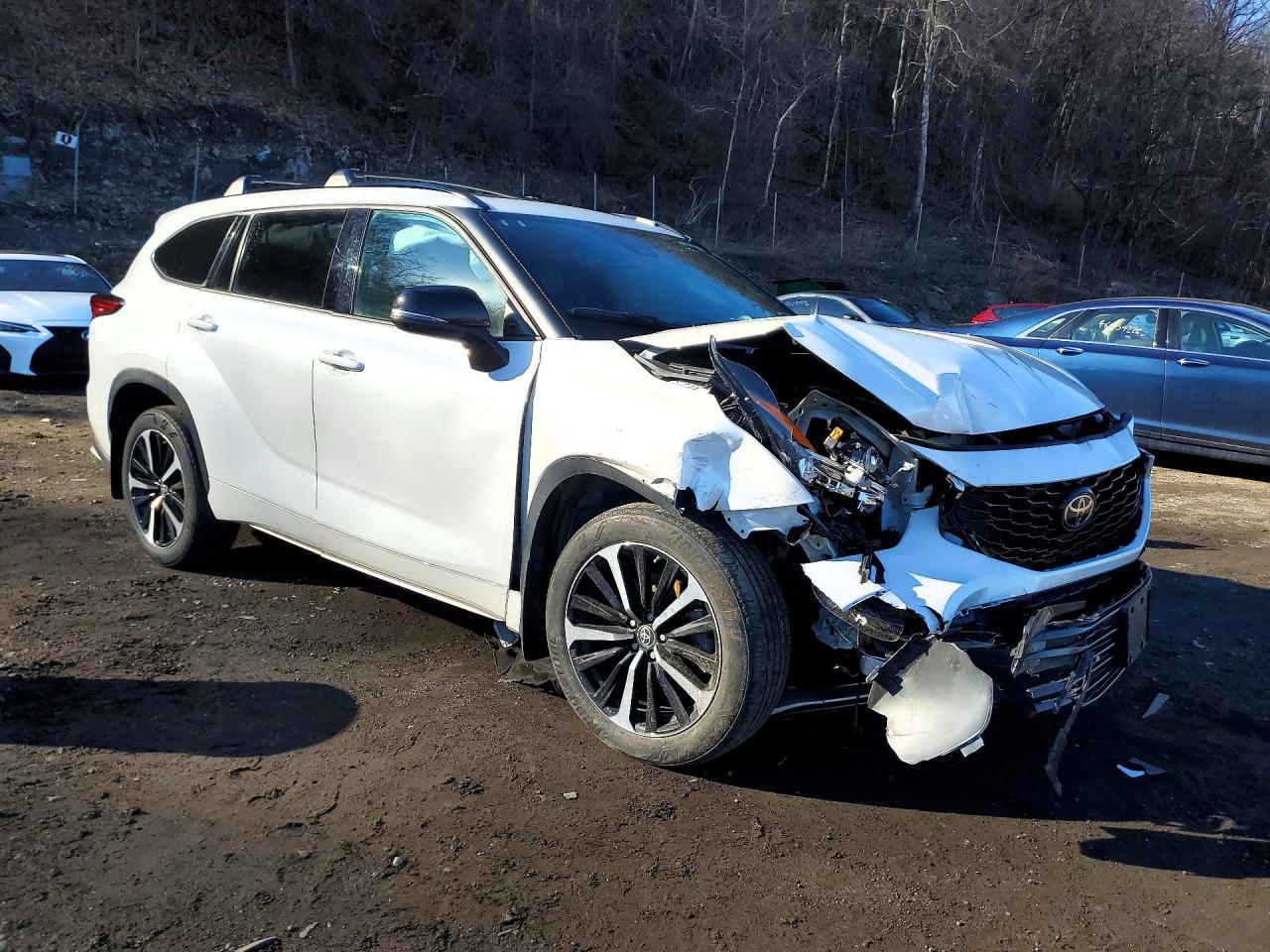 2022 TOYOTA HIGHLANDER