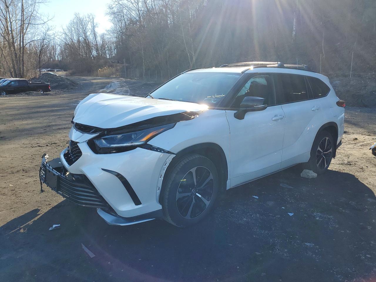 2022 TOYOTA HIGHLANDER