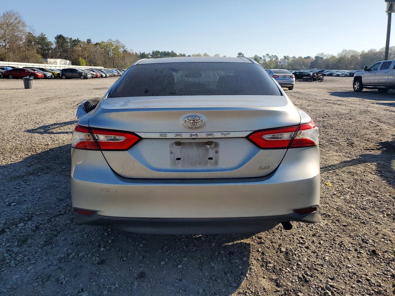 2018 TOYOTA CAMRY