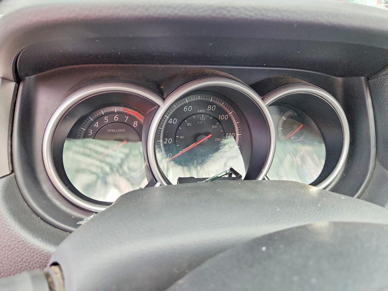 2011 NISSAN VERSA