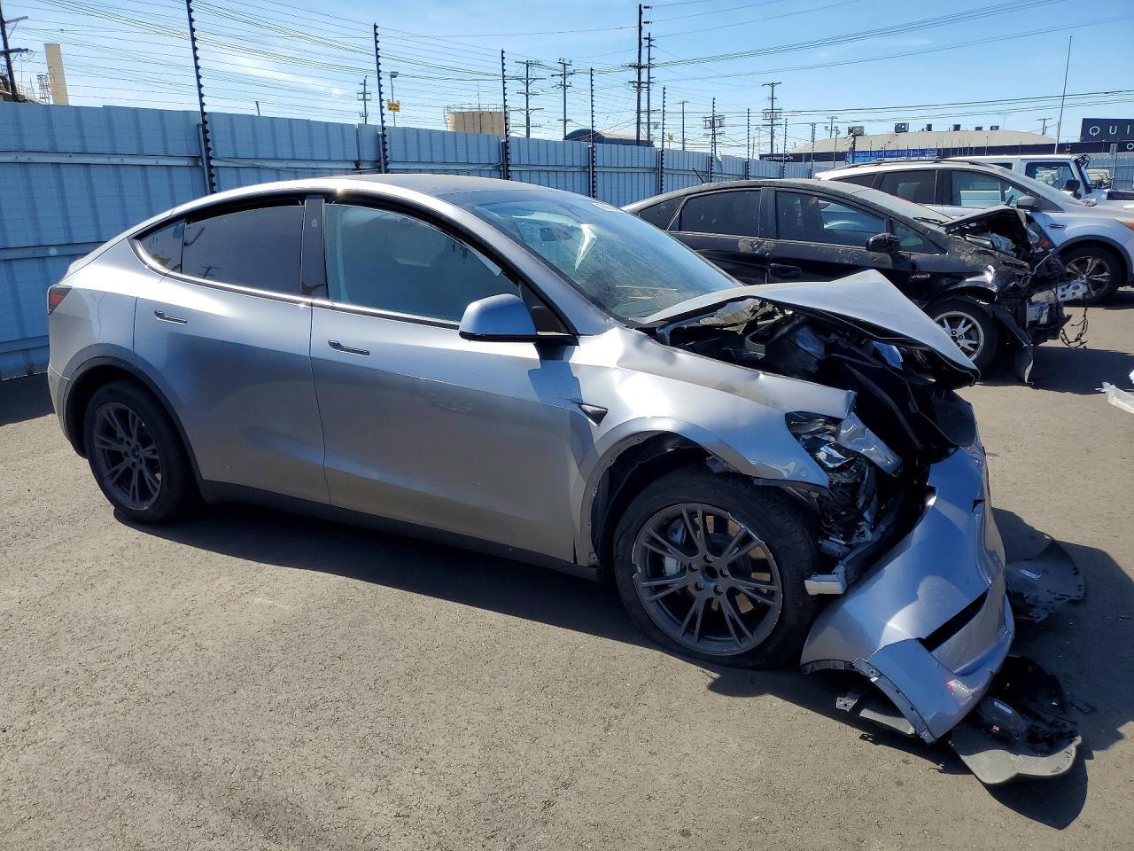 2024 TESLA MODEL Y