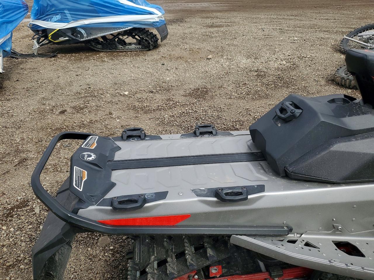 2023 SKI DOO RENEGADE X