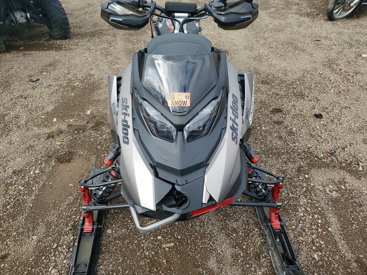 2023 SKI DOO RENEGADE X