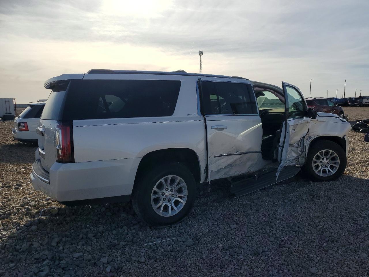 2016 GMC YUKON
