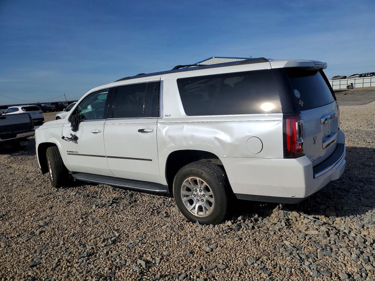 2016 GMC YUKON