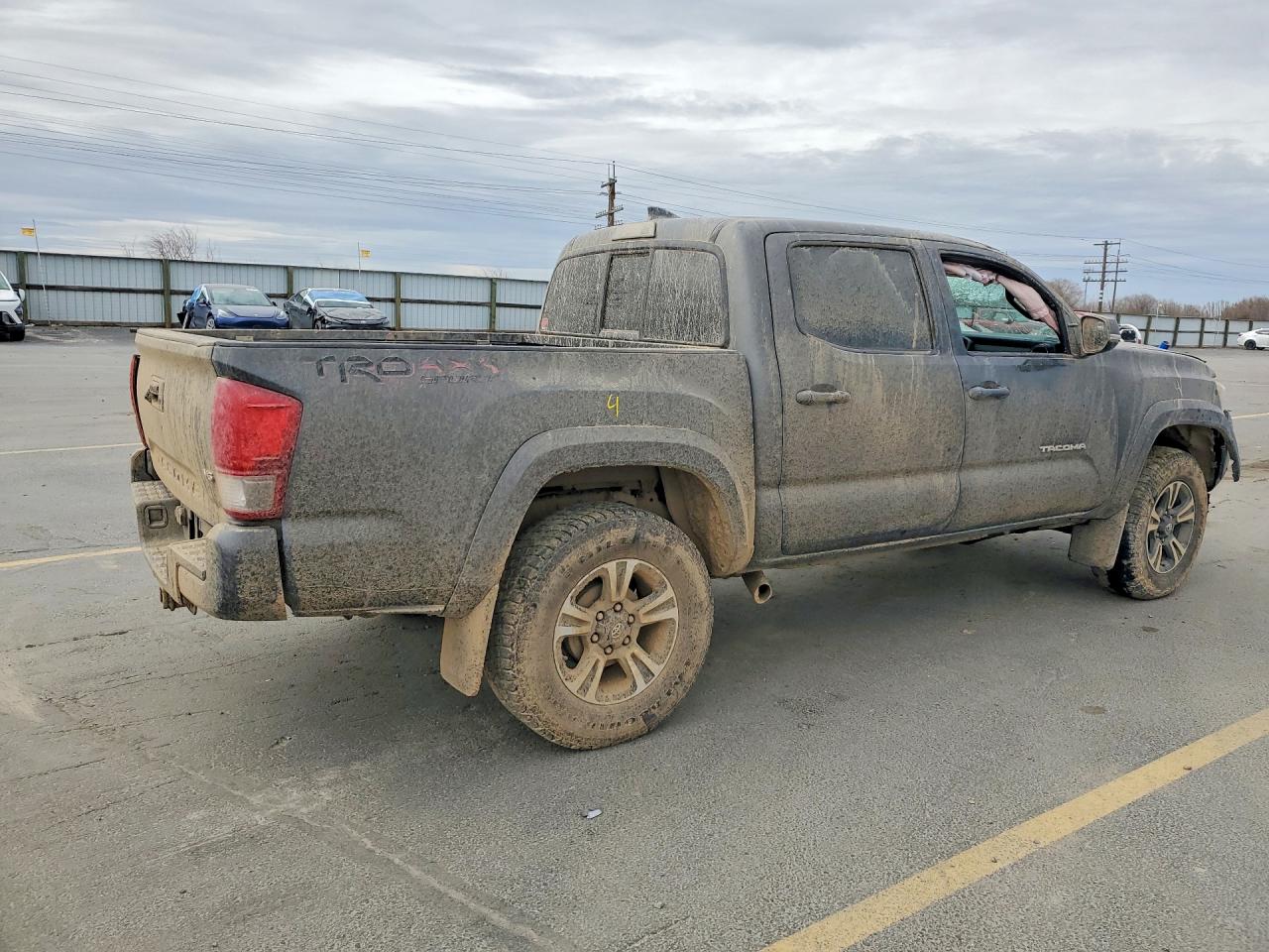 2016 TOYOTA TACOMA