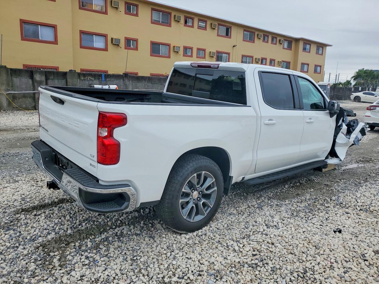 2025 CHEVROLET SILVERADO