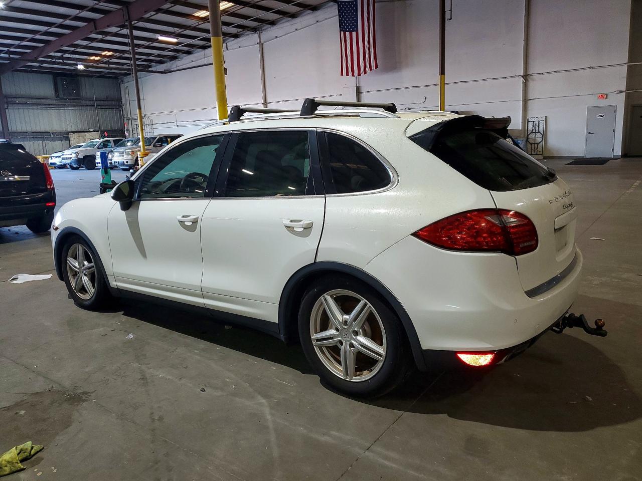 2012 PORSCHE CAYENNE