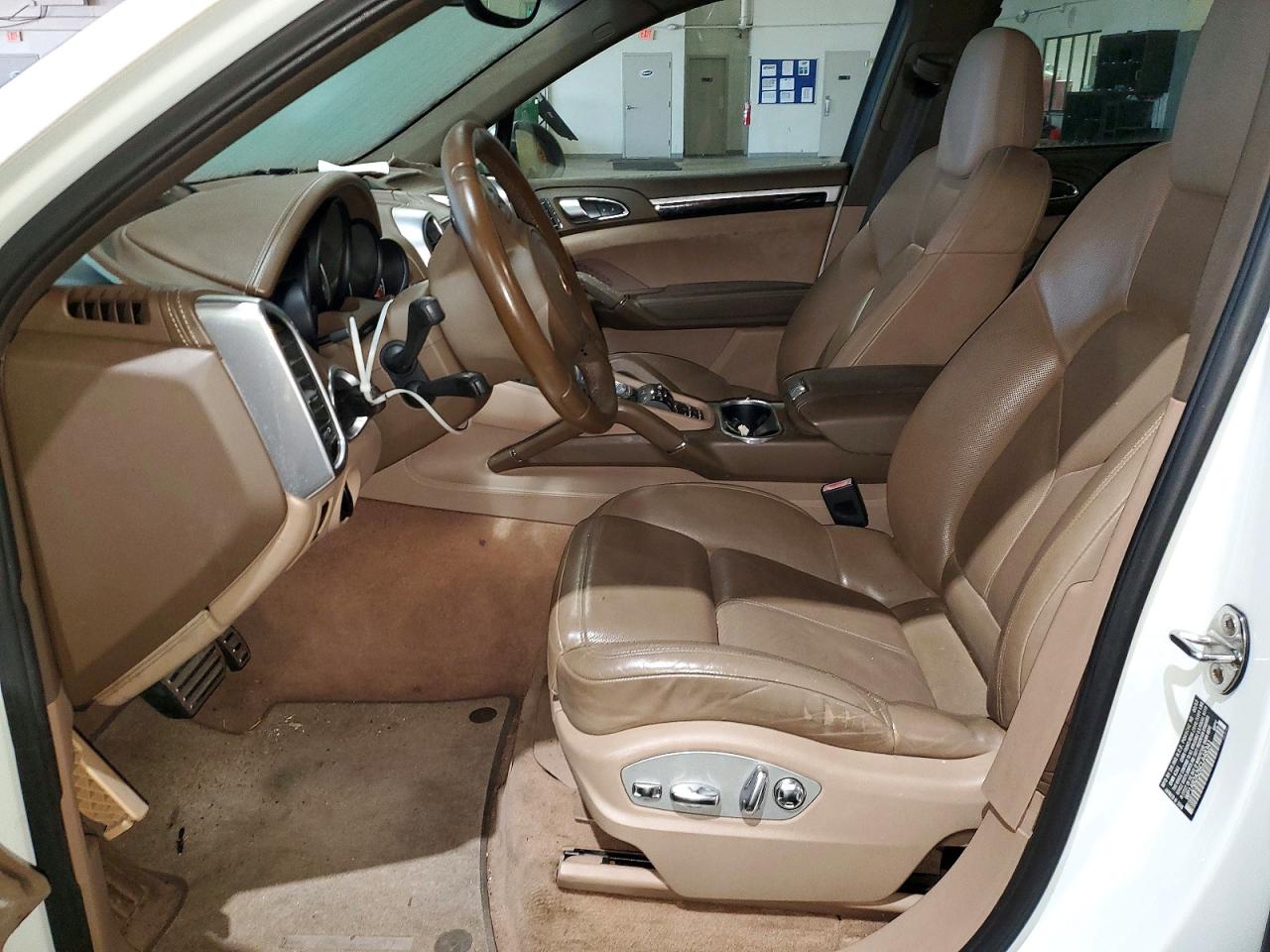 2012 PORSCHE CAYENNE