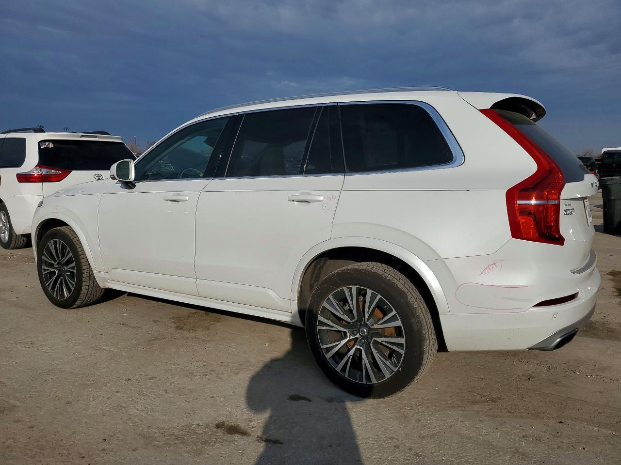 2020 VOLVO XC90