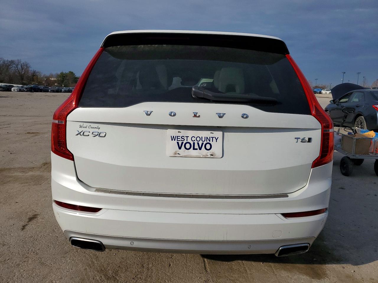 2020 VOLVO XC90