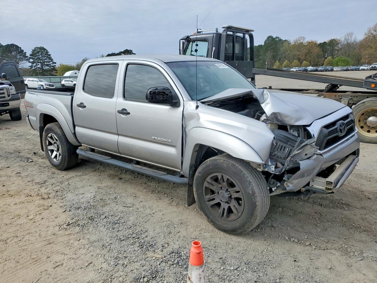 2015 TOYOTA TACOMA