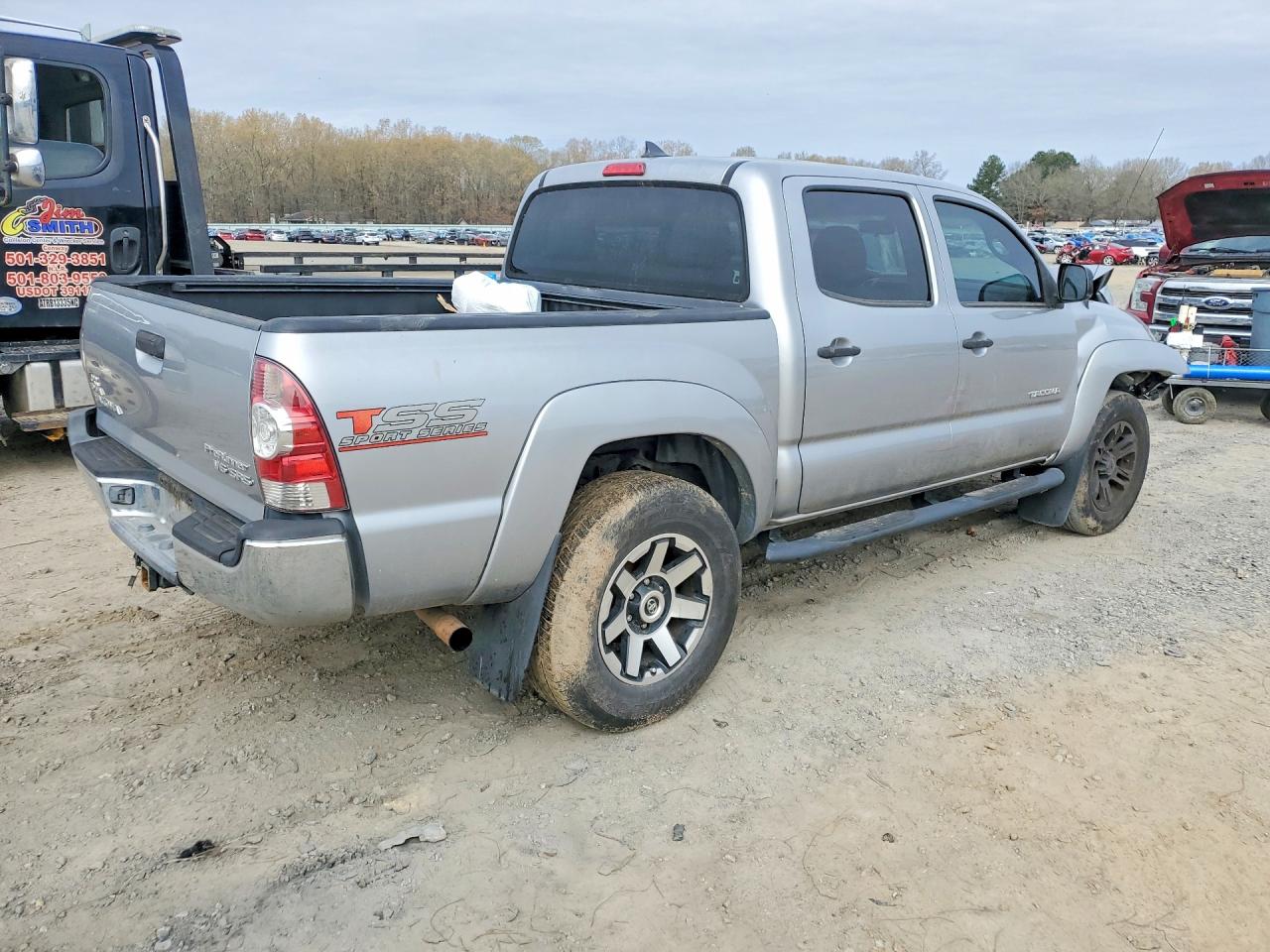 2015 TOYOTA TACOMA
