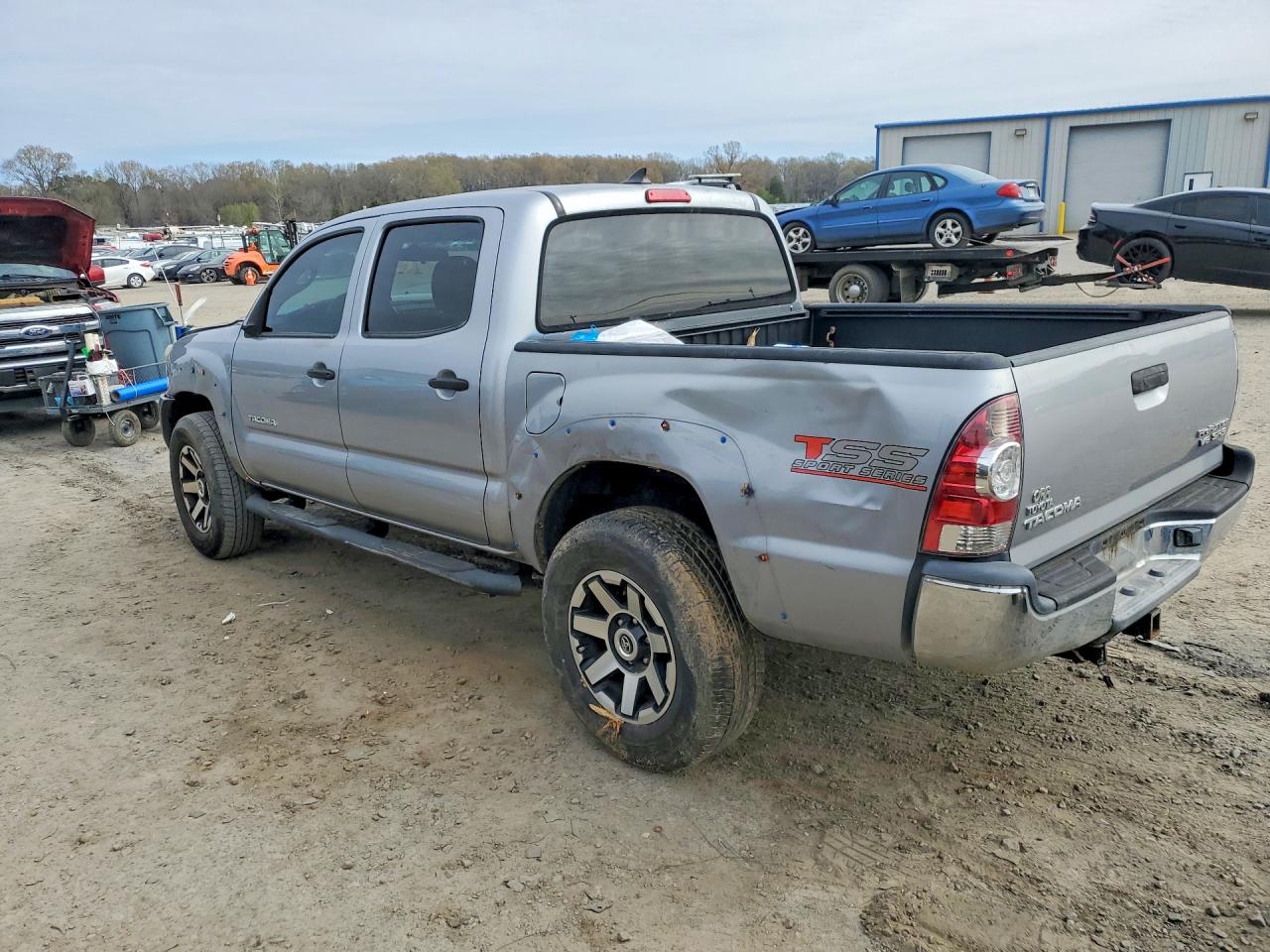 2015 TOYOTA TACOMA