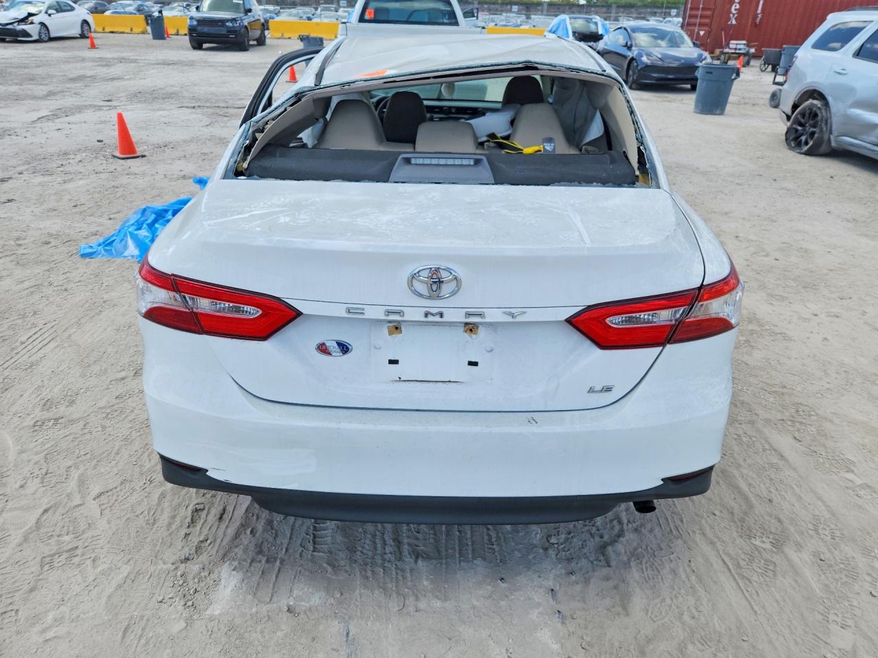 2018 TOYOTA CAMRY
