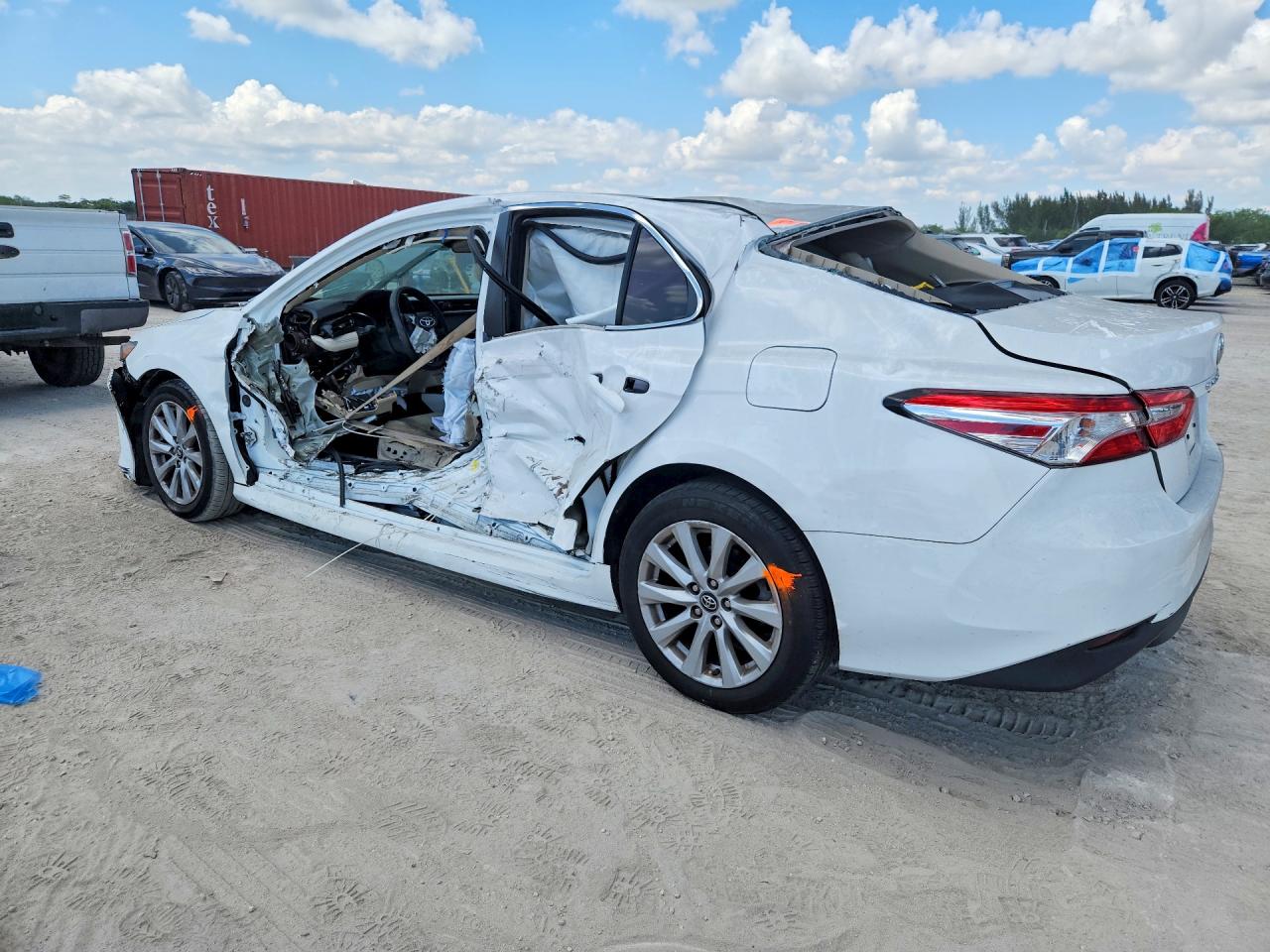 2018 TOYOTA CAMRY
