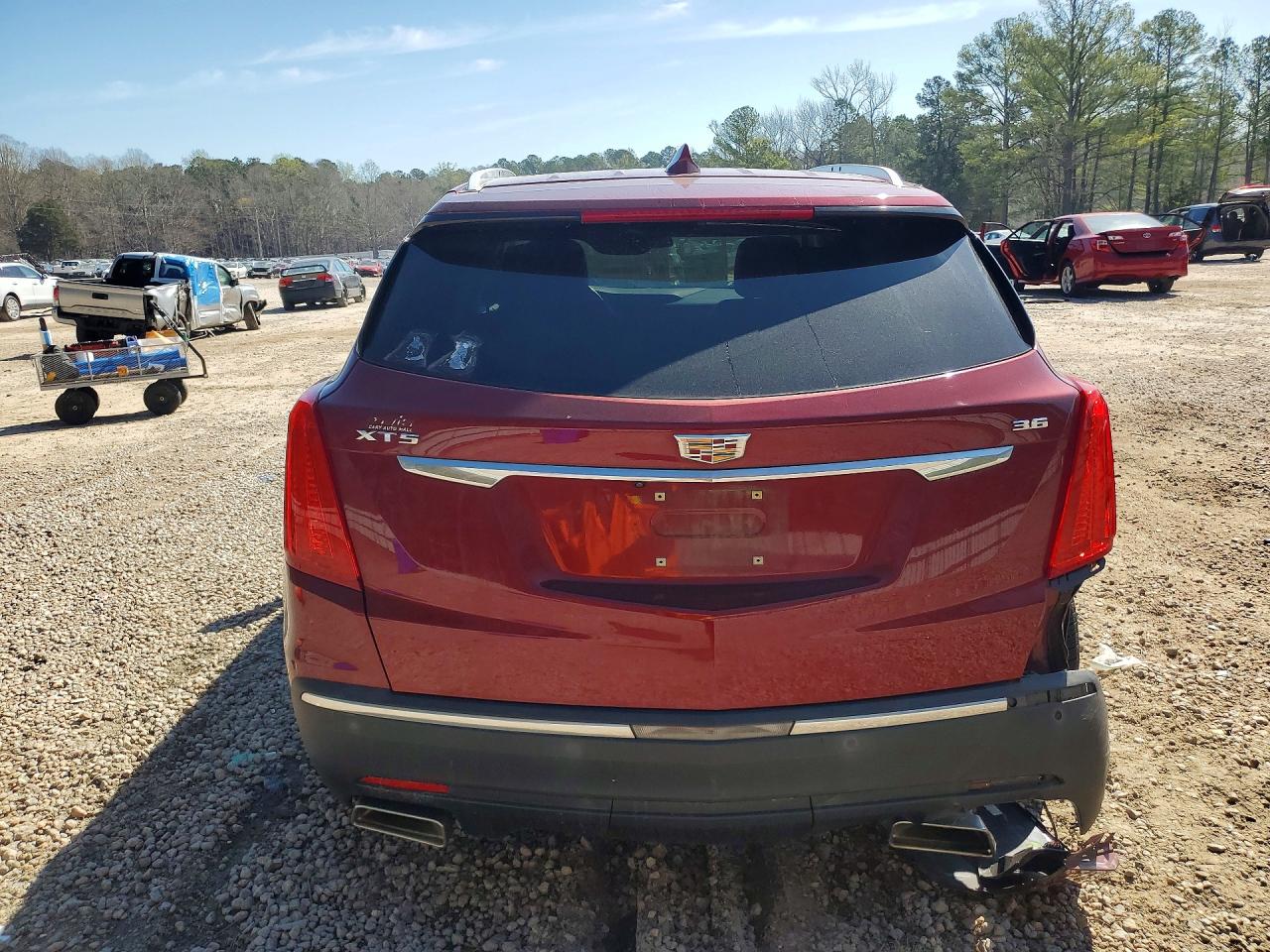 2017 CADILLAC XT5