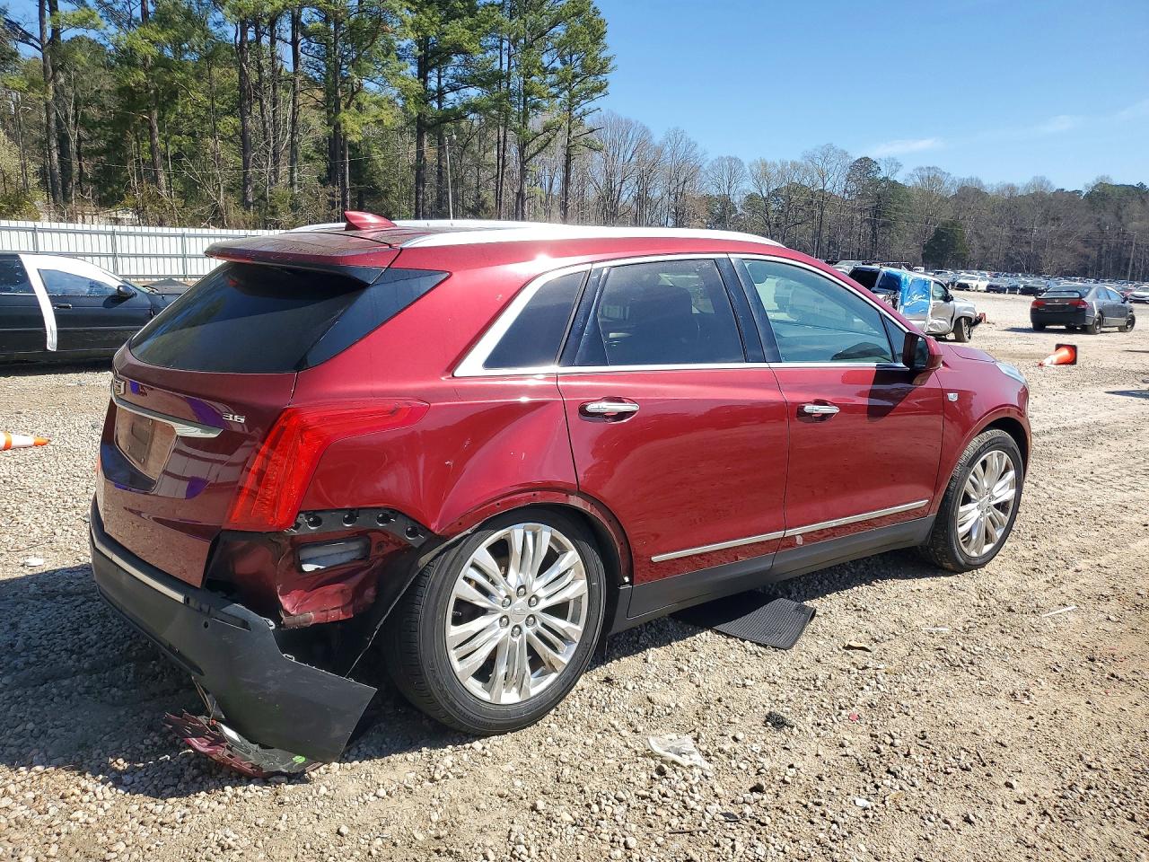 2017 CADILLAC XT5