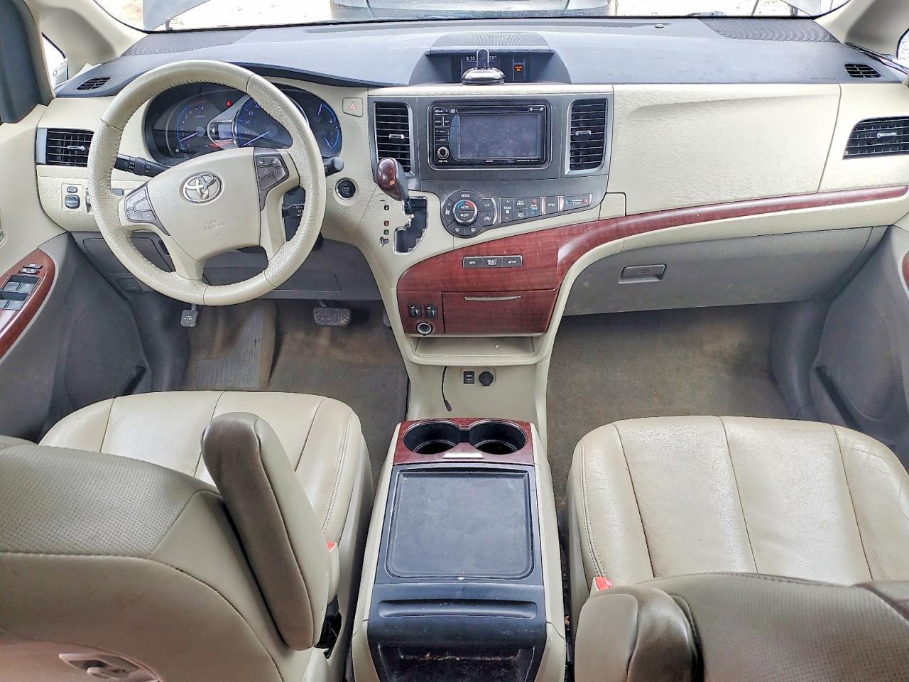 2013 TOYOTA SIENNA