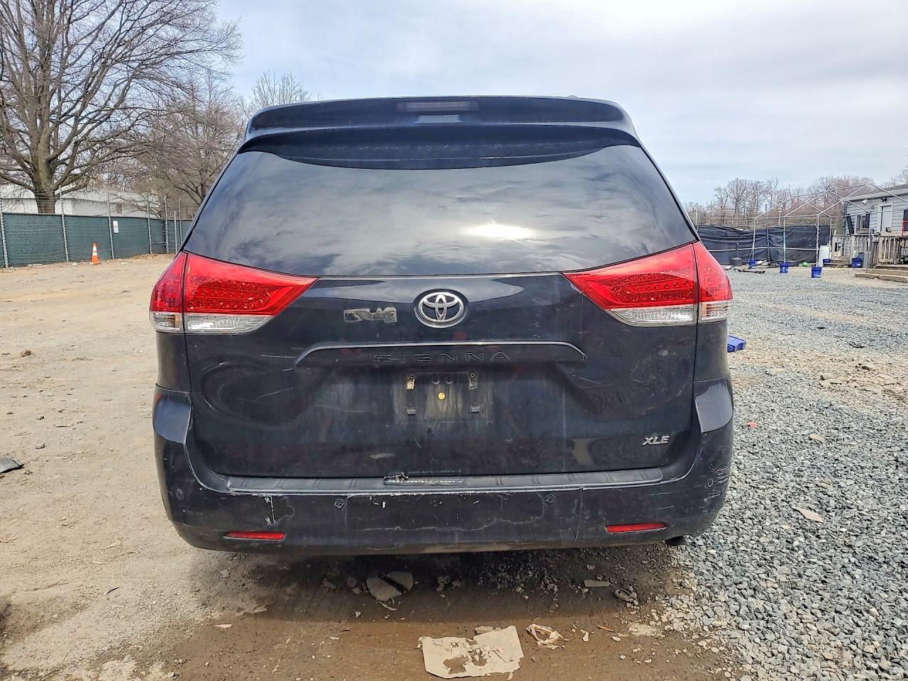 2013 TOYOTA SIENNA