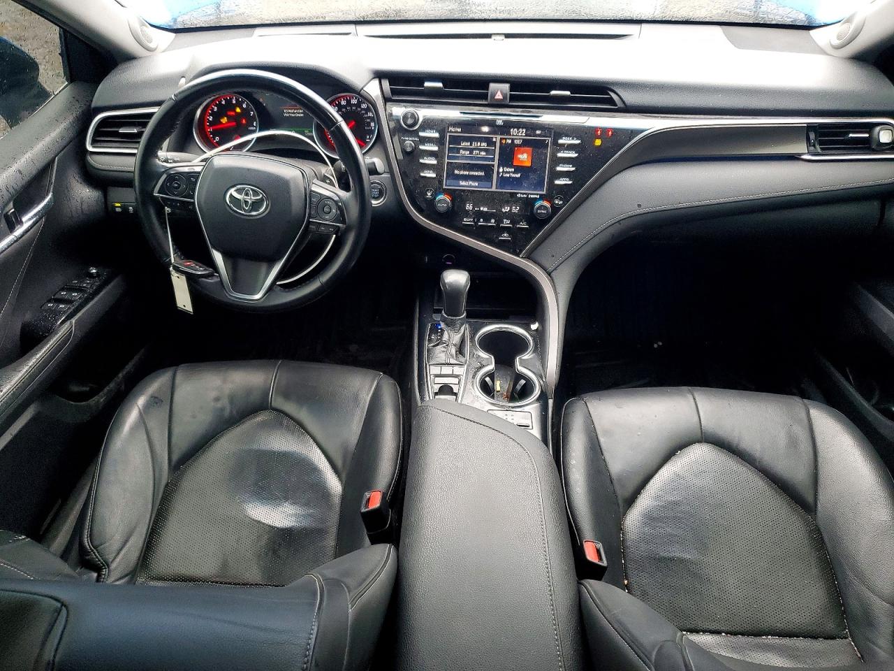 2018 TOYOTA CAMRY
