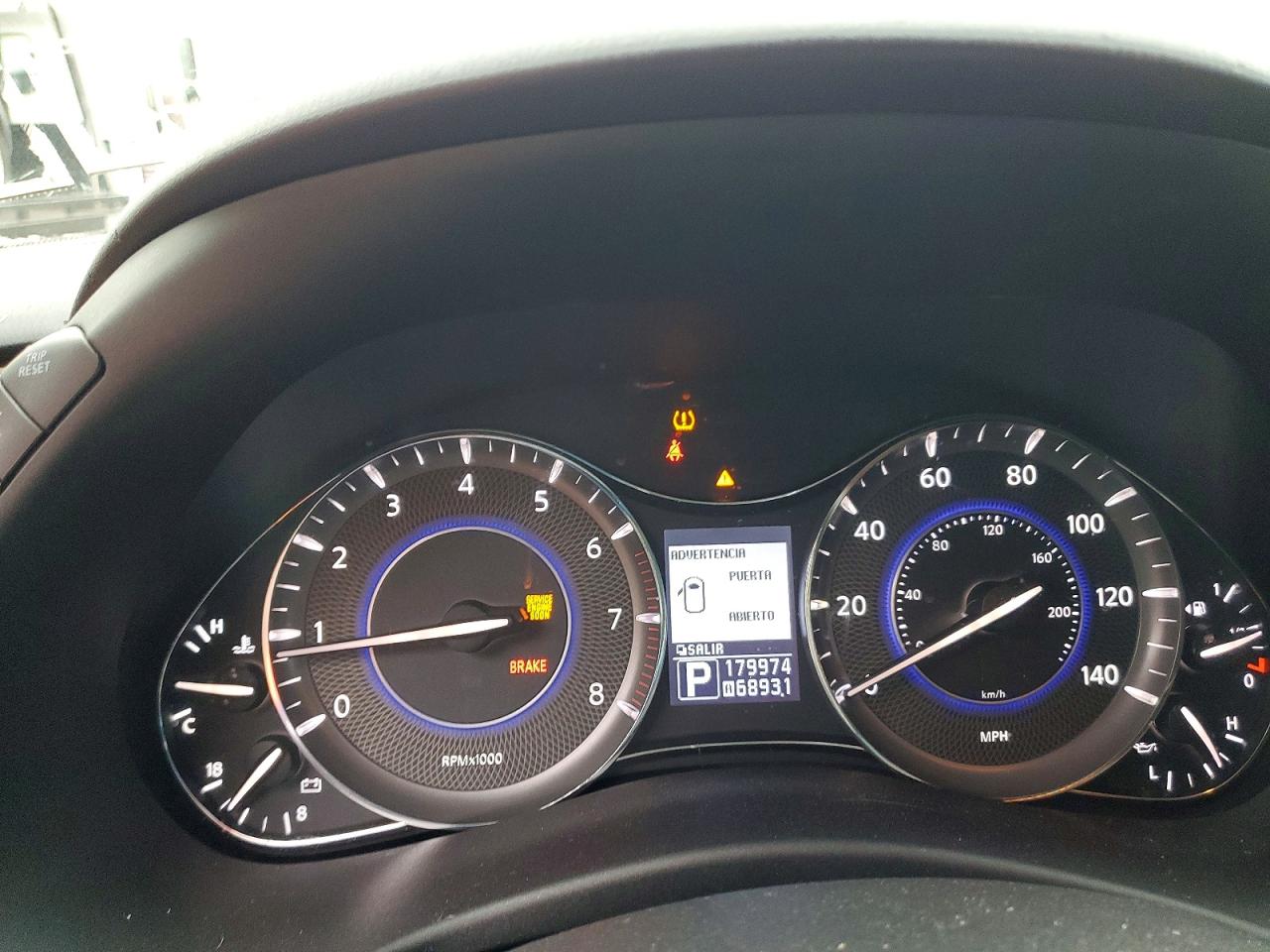 2011 INFINITI QX56