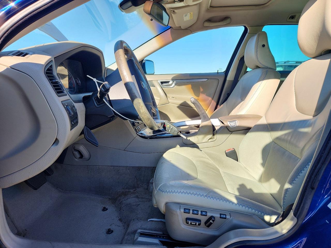 2006 VOLVO XC70