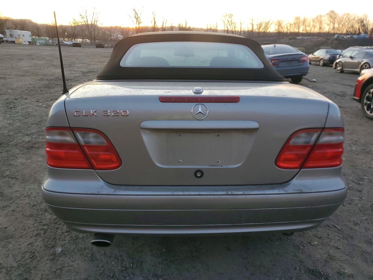 2003 MERCEDES-BENZ CLK-CLASS